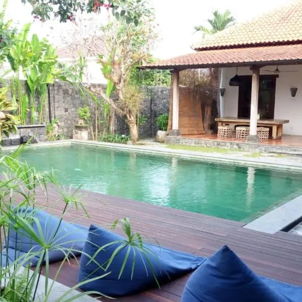 Villa Aquin, hotel in Solo