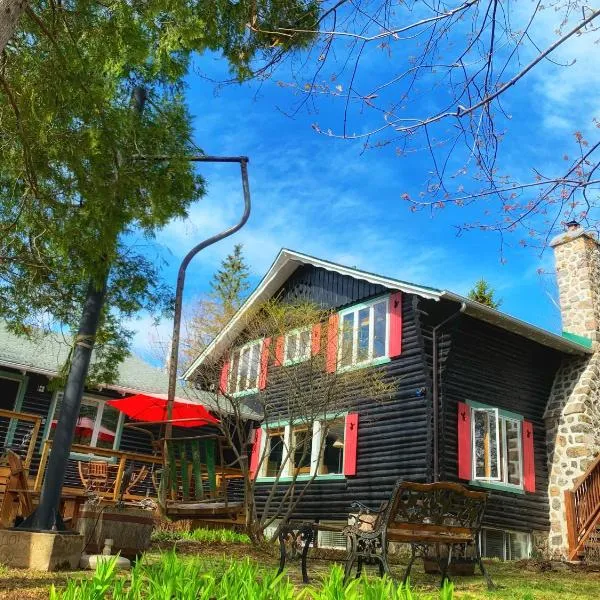 Auberge Le Lupin-Self Check-in, khách sạn ở Mont-Tremblant