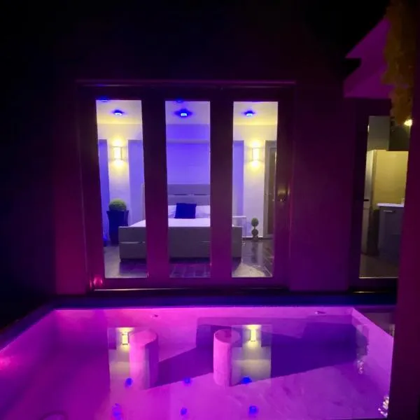 Modern Pool Suite @ Pasavento in Aguadilla, hotel di Aguadilla