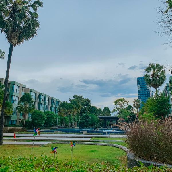 lumpini park beach