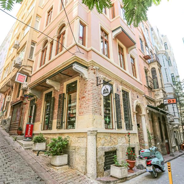 No 8 Galata