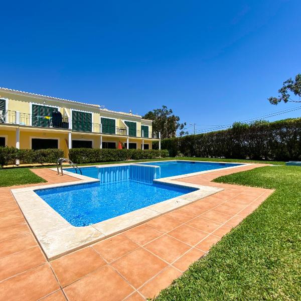 Casa do Farol - Apartamento com piscina junto à Praia do Camilo