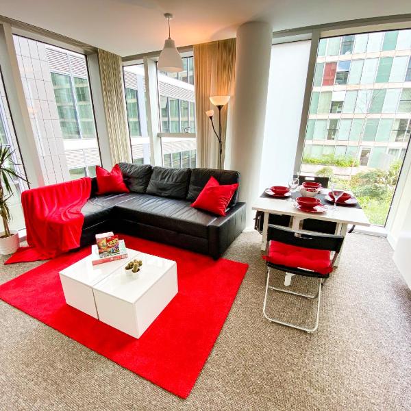 City Centre Apartment - Free Parking, Fast Wifi, Smart TV with Netflix and Xbox by Yoko Property