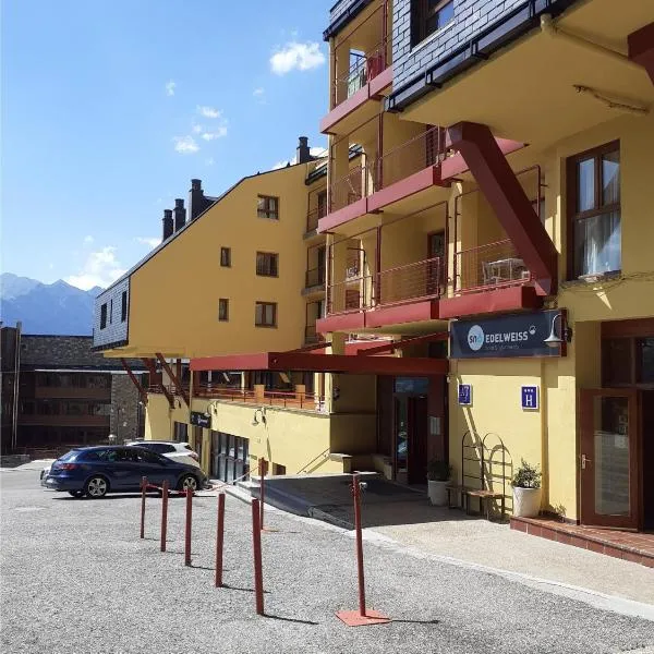 Apartamentos SNÖ Edelweiss, hotel en Cerler