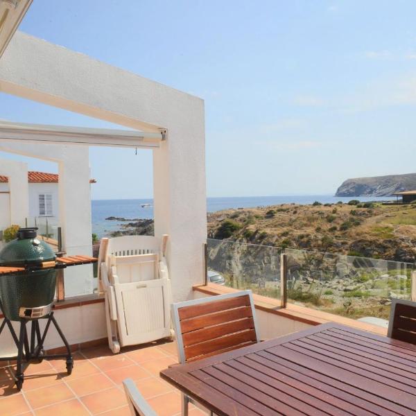 Beachfront Duplex with Terrace and Sea Views -