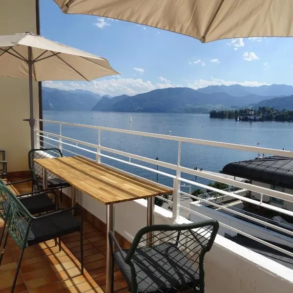 Fantastic Lake and Mountain View, First Row Lakeside, hotel in Gmunden