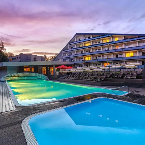 Hotel Jezerka, hotel di Seč
