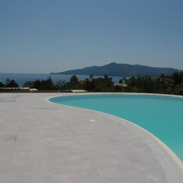 Hotel Da Franco Relax and Pool, hotelli kohteessa Santa Marina Salina