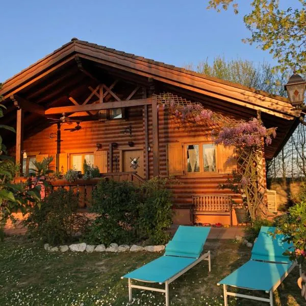 CHALET B&B LAGHETTI MARTINA, hotel v destinaci Crevalcore