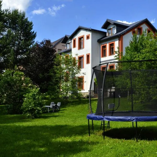 Apartmány Irisis, hotel em Chvaleč