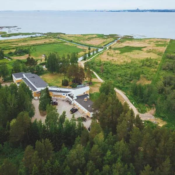 Finlandia Hotel Airport Oulu, готель у місті Кемпеле