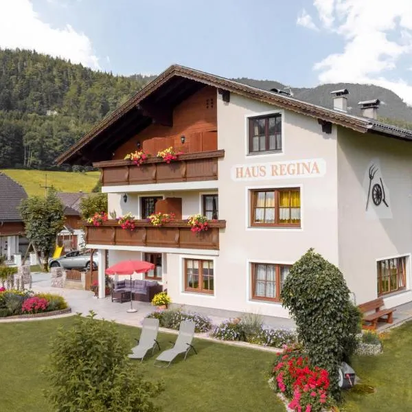 Haus Regina, hotel in Strobl