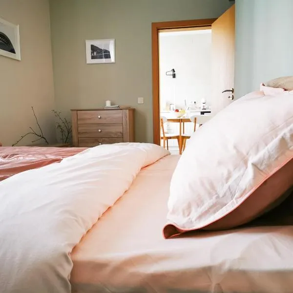 So Close Kapana - 2 Rooms Central Apartments, hotel in Plovdiv