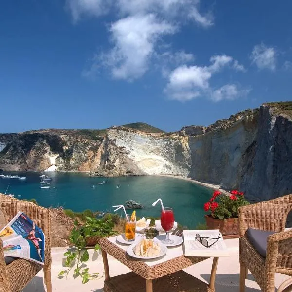 Hotel Chiaia Di Luna, hotel v Ponze