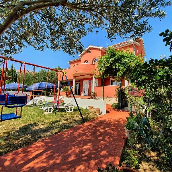 Petra Apartment, hotel in Rab