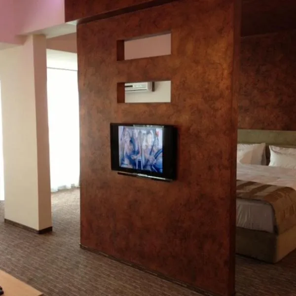 CITY HOTEL & LOUNGE, hotel v destinaci Slatina