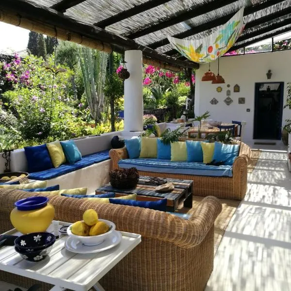 La Rosamarina, hotel v destinaci Stromboli