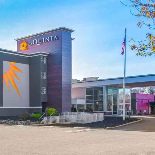 La Quinta by Wyndham Clifton/Rutherford, hotel i Clifton