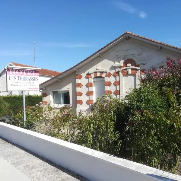 Hôtel LES TERRASSES，位于滨海勒韦尔东的酒店