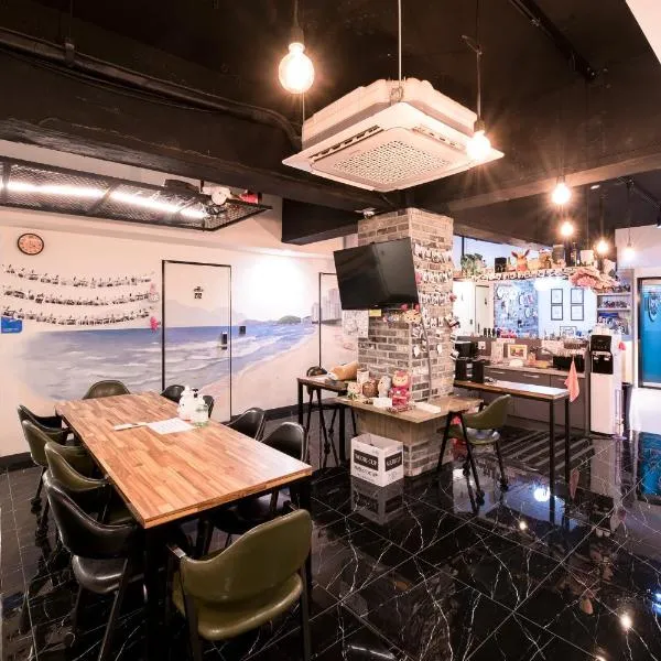 MAMA Guesthouse Haeundae, hotel in Busan