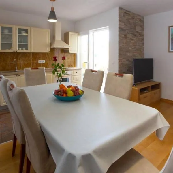 Apartments Vladimir #4, hotell Makarskas