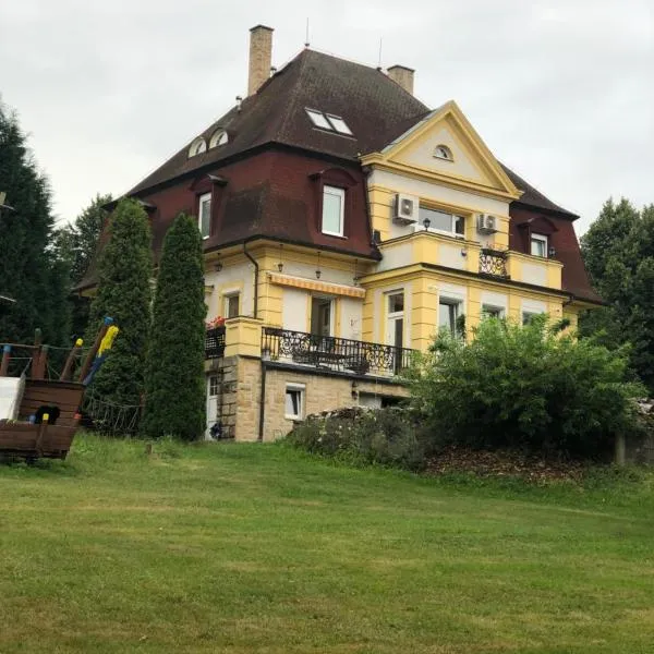 Ubytování v soukromí rodinné vily v Děčíně, Hotel in Děčín