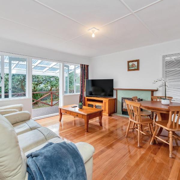 3 Bedroom In Onehunga w Parking - Wifi - Netflix