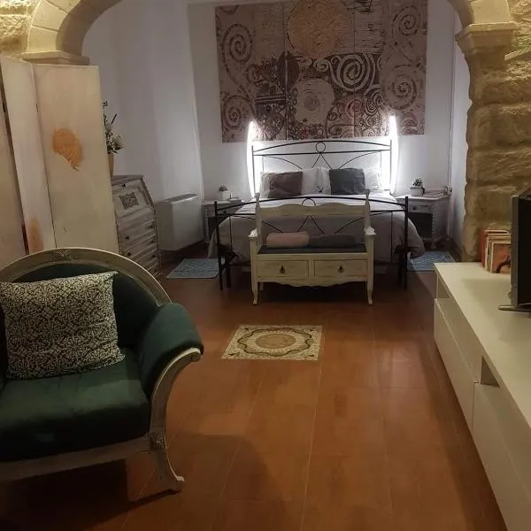 Lughera b&b, ξενοδοχείο σε Tula