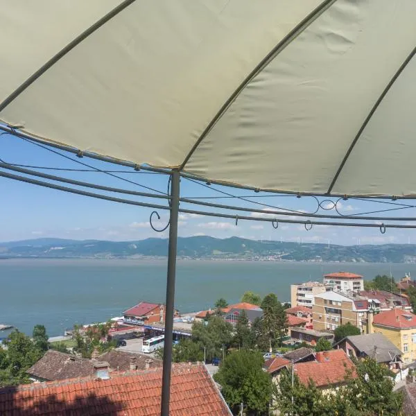 PANORAMA, hotel en Golubac