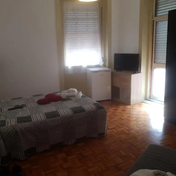 Truz truz4, hotel in Porto