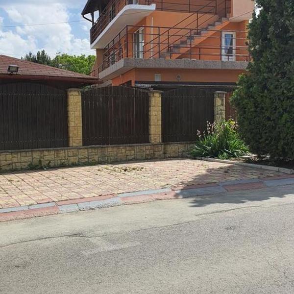 Casa Tony si Alex