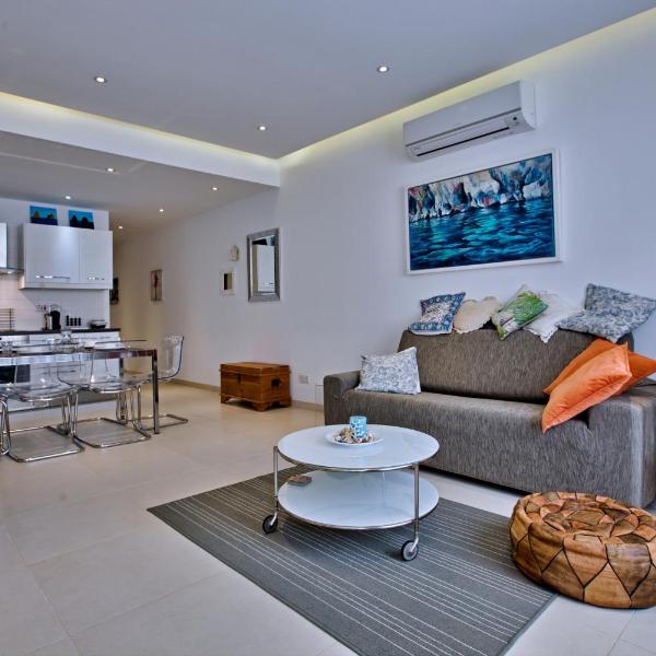 Bright and central 2 bedroom apartment in Sliema
