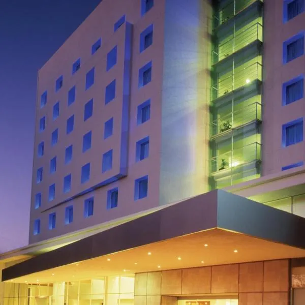 Fiesta Inn Express Puebla Finsa, hotel in Puebla