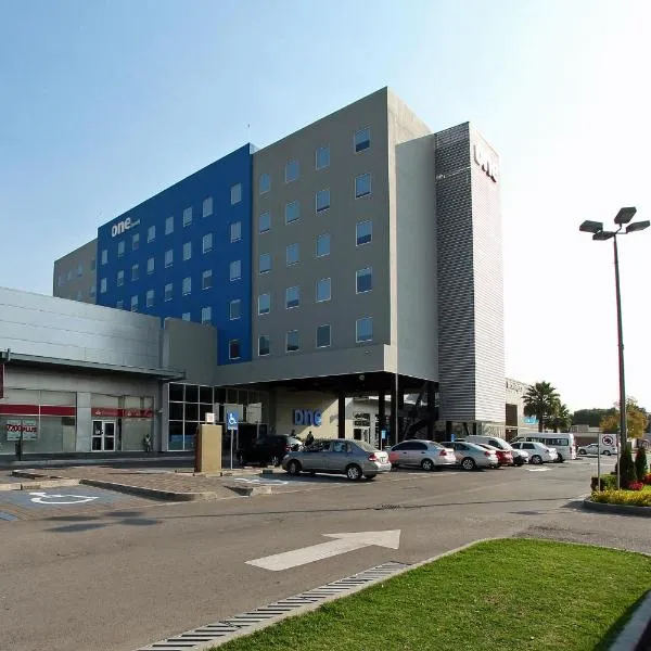 One Cuautitlan, hotel u gradu Cuautitlán