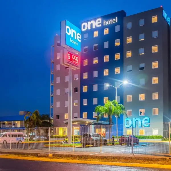 One Monterrey Aeropuerto, hôtel à Monterrey