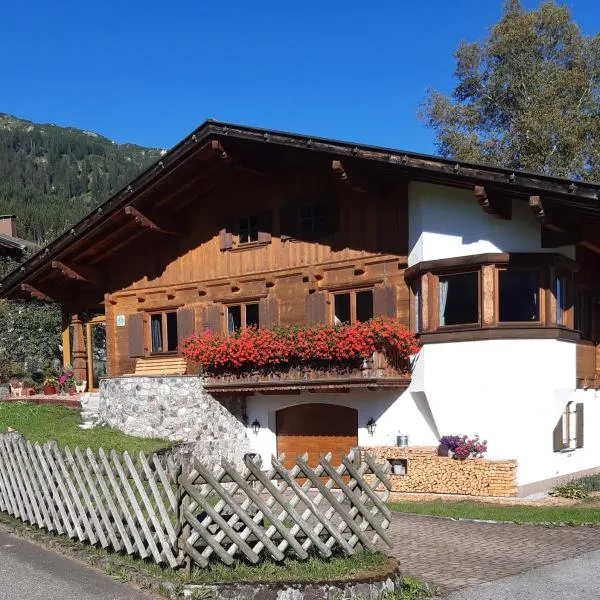 Ferienhaus Alpsteig, hotel in Schattwald