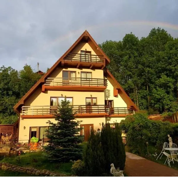 Casa Altfel, hotel in Malaia