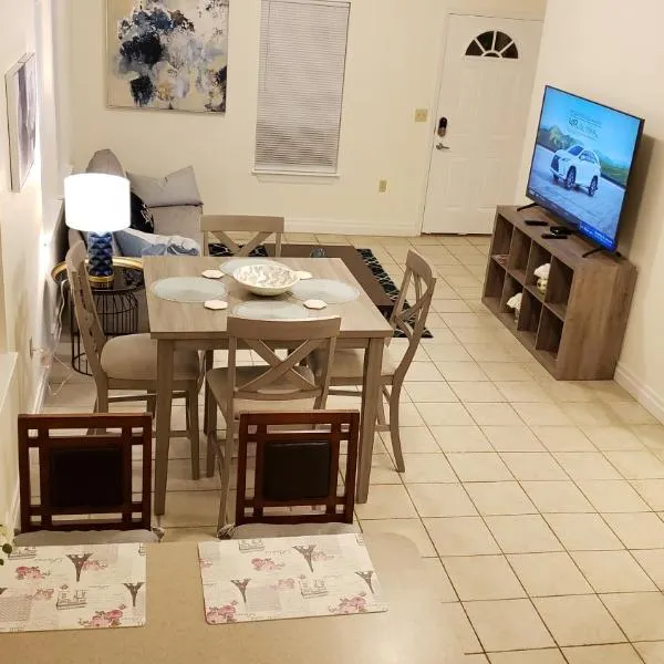 Stylish House Near UF, VA, & Downtown Gainesville, hôtel à Gainesville