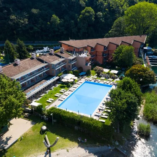 Hotel L'Approdo, hotel v mestu Pettenasco