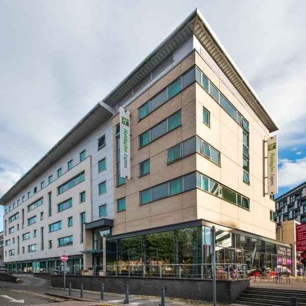 Holiday Inn Express Leeds City Centre - Armouries by IHG, hotel in Leeds
