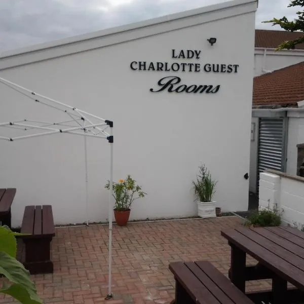 Lady Charlotte Guest rooms triple rooms, Hotel in Dowlais