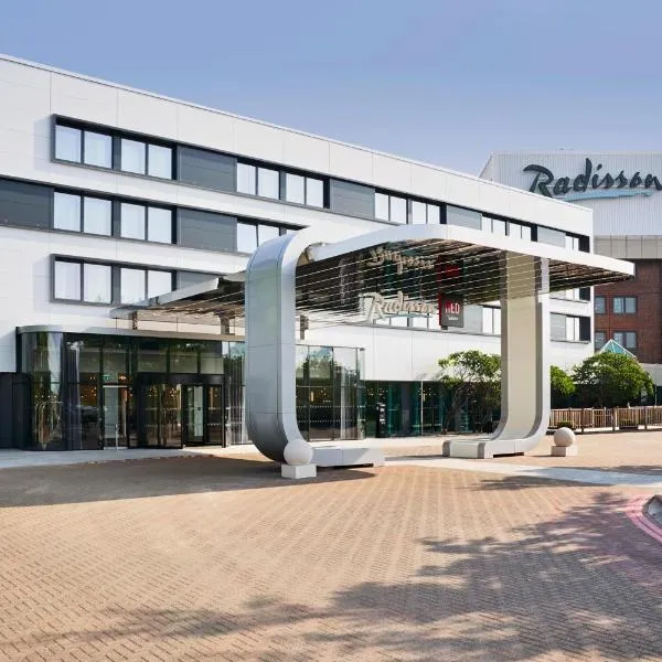 Radisson Hotel and Conference Centre London Heathrow, hotel in Hillingdon
