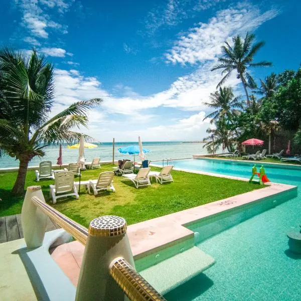 Le Divine Comedie Beach Resort, hotel in Baan Tai