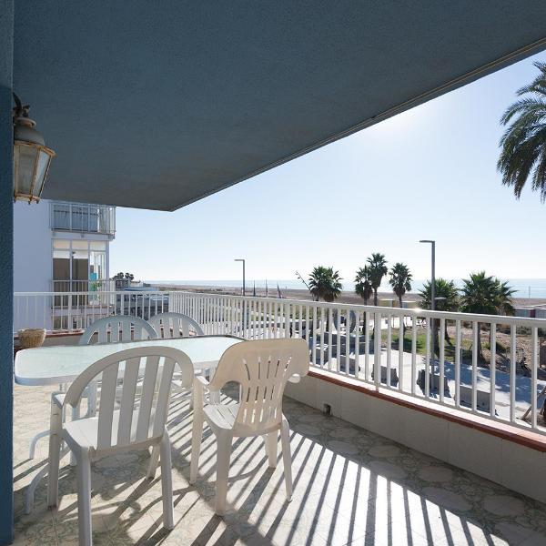 Apartamento en 1era linea mar con terraza de 25m2