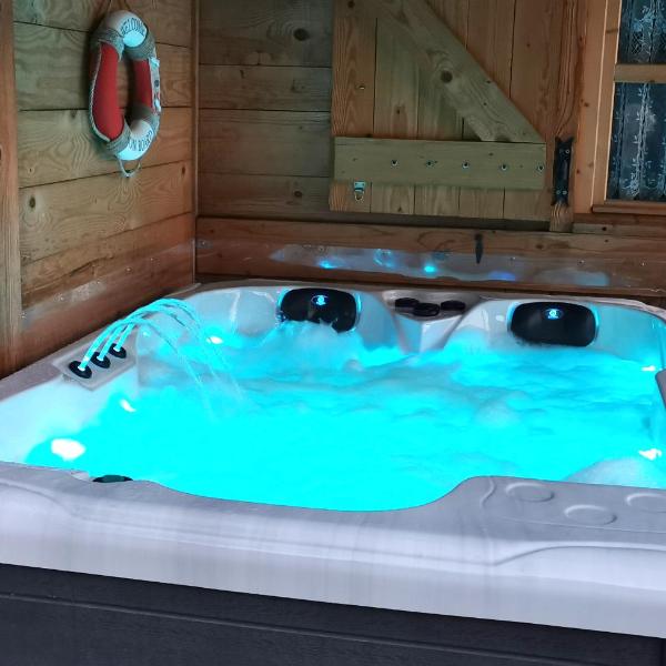 Au petit chalet avec son SPA - Escapade en amoureux !