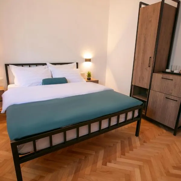 Grand Boutique Hotel, hotel a Pristina