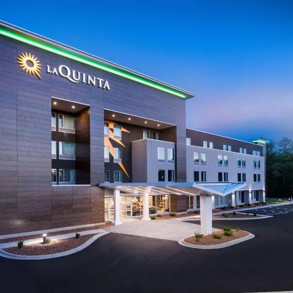 La Quinta Inn & Suites by Wyndham Wisconsin Dells- Lake Delton, hotel v destinaci Wisconsin Dells
