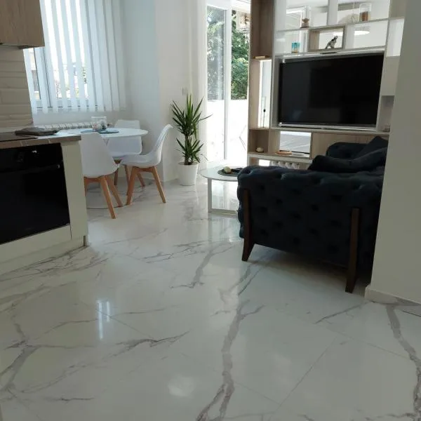 Luxury Apartment IVA, hotell i Skopje