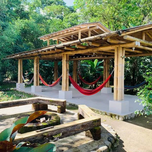 La Casa de Cecilia Mindo、ミンドのホテル