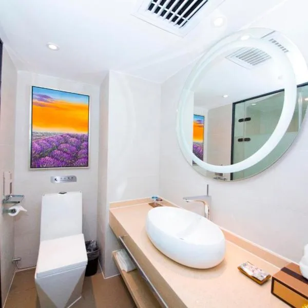 Lavande Hotel Changde Pedestrian Street Branch, hotell i Changde
